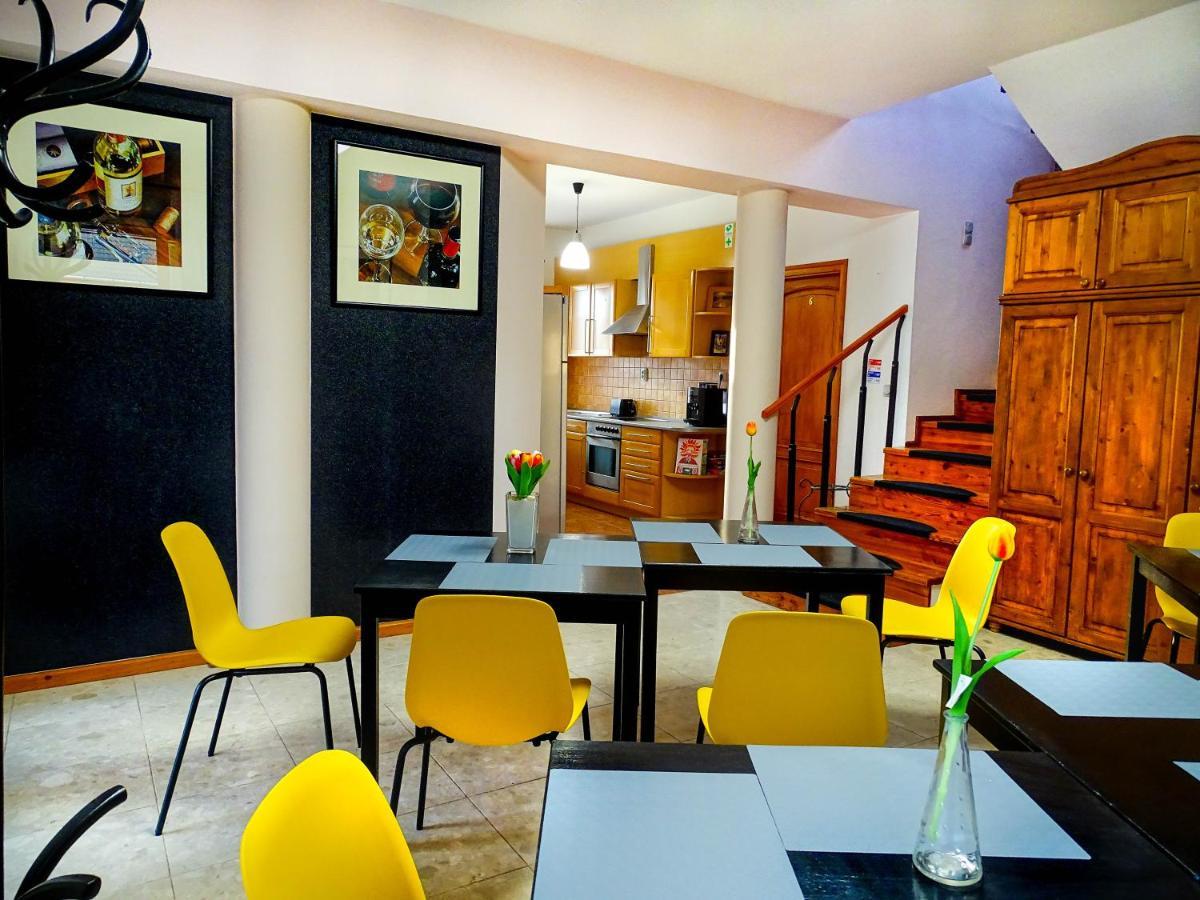 Notafa Vendeghaz Eger Hotel ภายนอก รูปภาพ